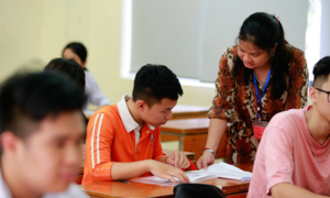 Cử tri đề nghị điều chỉnh dạy môn tích hợp, Bộ trưởng GD&ĐT nói gì?