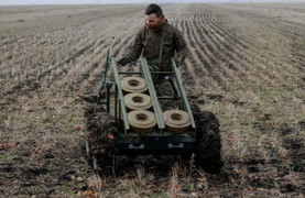 Quân đội Ukraine triển khai xe robot