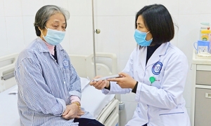 Nhiều người nhập viện dịp Tết vì đường huyết tăng cao, bác sĩ nêu nguyên nhân