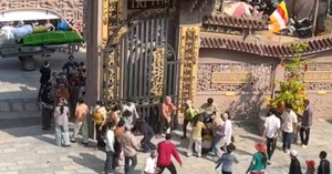 Công an kêu gọi người tham gia cướp trước cổng chùa ở An Giang ra đầu thú