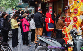 Vàng 'phi mã' từng ngày, chuyên gia cảnh báo người mua dịp vía thần Tài