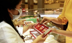 Người mua vàng vía thần Tài lỗ vài triệu đồng/lượng