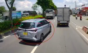 Xe ô tô lạng lách, đánh võng bị phạt bao nhiêu tiền?