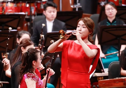 Từ cô bé bị ép học nhạc cụ đến tiến sĩ kèn suona đầu tiên của Trung Quốc