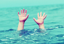 Rủ nhau ra hồ chơi, hai bé 3 tuổi chết đuối thương tâm