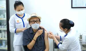 Lo mắc cúm, gia đình hơn 20 người cùng đi tiêm vaccine