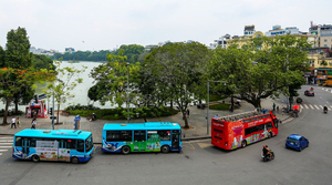 Hà Nội thí điểm hạn chế ô tô trên 16 chỗ vào phố cổ, hồ Hoàn Kiếm
