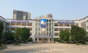 Bị tố ép phụ huynh ký đơn tình nguyện học thêm, hiệu trưởng nói gì?