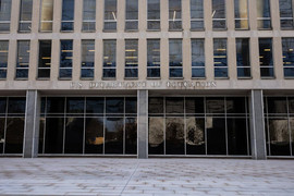 Mỹ: Loạt quan chức bị sa thải, Bộ Giáo dục bị giảm ngân sách 900 triệu USD