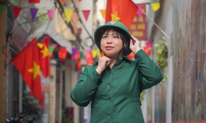 Kỹ sư tin học rời xa cuộc sống tiểu thư lên đường tòng quân