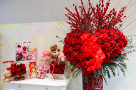 15 triệu đồng một bó hoa hồng ngày Valentine, khách nhà giàu vẫn xuống tiền mua