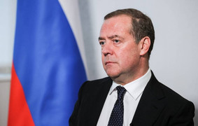 Ông Medvedev: Điện đàm Trump-Putin quan trọng khi 'thế giới đang bên bờ vực'
