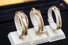 Giá vàng hôm nay 13/2: Lấy lại mốc 2.900 USD/ounce