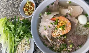 Cách nấu hủ tiếu Nam Vang thơm ngon đơn giản