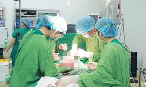 Báo động đỏ cứu sản phụ ngừng tuần hoàn sau sinh con