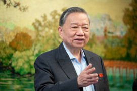 Tổng Bí thư: Công nghệ mình chỉ đi theo người ta thì lúc nào cũng lũi cũi đi sau