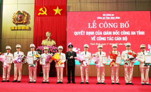 11 lãnh đạo công an cấp phòng, huyện ở Ninh Bình xin nghỉ hưu trước tuổi