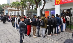 Người dân đổ xô đi đổi giấy phép lái xe, Cục Đường bộ khuyến cáo