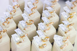 Giá vàng hôm nay 19/2: Vụt tăng, tiến sát ngưỡng cao nhất lịch sử