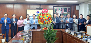 Lãnh đạo Bộ Y tế làm việc tại Bệnh viện Đa khoa tỉnh Phú Thọ