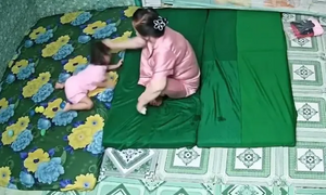 'Không yêu trẻ xin đừng làm bảo mẫu'