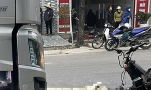 Hiện trường vụ tai nạn khiến hai nam sinh đi xe máy thương vong
