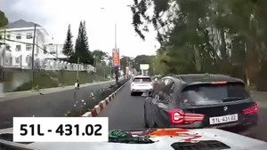 Tài xế BMW 51L - 431.02 ngang nhiên tạt đầu xe khác