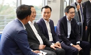 Thủ tướng Lào trải nghiệm Metro Bến Thành - Suối Tiên