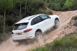 Không nhường đường cho xe lên dốc bị phạt bao nhiêu tiền?