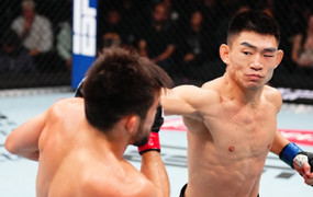 Tỷ thí với cao thủ kungfu Trung Quốc, cựu vô địch Olympic suýt mù mắt