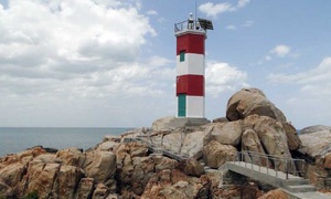 Du lịch Phú Yên khám phá gành Đèn hoang sơ