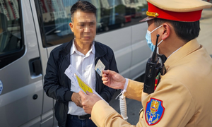 Tài xế ô tô bị trừ gần hết điểm bằng lái khi vi phạm lỗi nào?