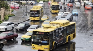 Xe buýt hai tầng ở Thái Lan mất lái, 18 người thiệt mạng