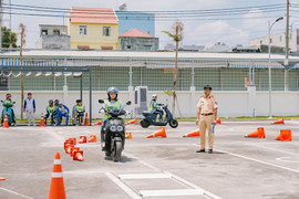 Honda Việt Nam tập huấn với Cục CSGT giảng dạy lái xe an toàn cho học sinh THPT