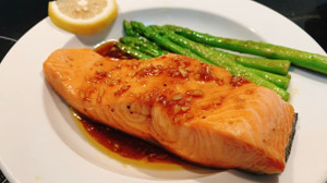 Cách làm món cá hồi áp chảo thơm ngon tại nhà