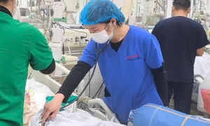 Sốc nhiễm khuẩn nguy kịch sau bôi thuốc trị mụn không rõ nguồn gốc