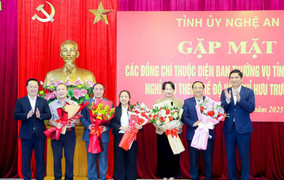 Nhiều lãnh đạo sở ngành Nghệ An xin nghỉ hưu trước tuổi 