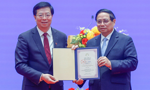 Thủ tướng Phạm Minh Chính nhận danh hiệu 'Giáo sư danh dự' Đại học Thanh Hoa
