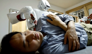 Nhật Bản ra mắt robot ứng dụng AI chăm sóc người cao tuổi