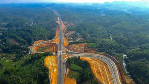 Thủ tướng lập 7 đoàn kiểm tra tháo gỡ vướng mắc các dự án giao thông trọng điểm