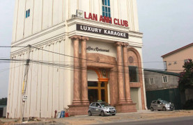 Khởi tố kẻ dùng dao đâm chết người gần quán karaoke 