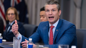 Trung Quốc đòi trả đũa thuế quan, Bộ trưởng Quốc phòng Mỹ nói sẵn sàng chiến đấu