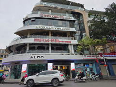 Tòa nhà Hàm cá mập ngay gần Hồ Gươm hoạt động thế nào trước khi bị đập bỏ?