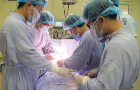 Người mẹ trẻ chiến đấu với ung thư để sinh con