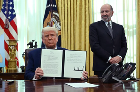 Chuỗi cung ứng toàn cầu gián đoạn sau đòn thuế quan của chính quyền Trump?