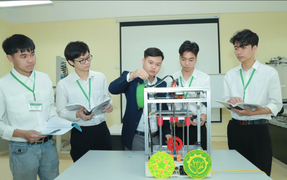 Công nghệ kỹ thuật cơ điện tử - ngành học 'hot' AI không thể thay thế