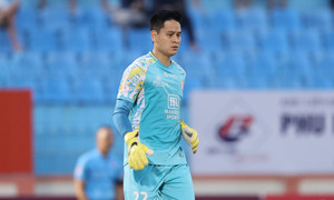 Cận cảnh 2 sai lầm sơ đẳng khiến CLB TP.HCM thua Quảng Nam