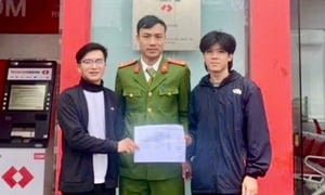 Nhận 450 triệu vào tài khoản, chàng trai báo công an tìm người chuyển nhầm
