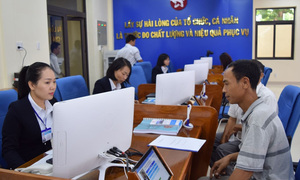 Chuyển 100% biên chế cấp huyện về xã và tăng cường cán bộ tỉnh về xã