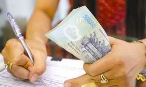 Miễn học phí, thầy cô thoát cảnh 'đòi nợ' học sinh